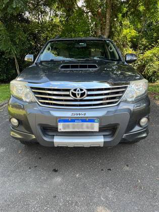 TOYOTA HILUX SW4 3.0 SRV 4X4 7 LUGARES 16V TURBO INTERCOOLER DIESEL 4P AUTOMÁTICO